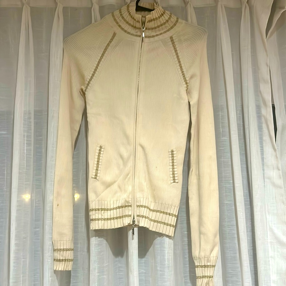 Casual yet Dressy Zippered Sweater